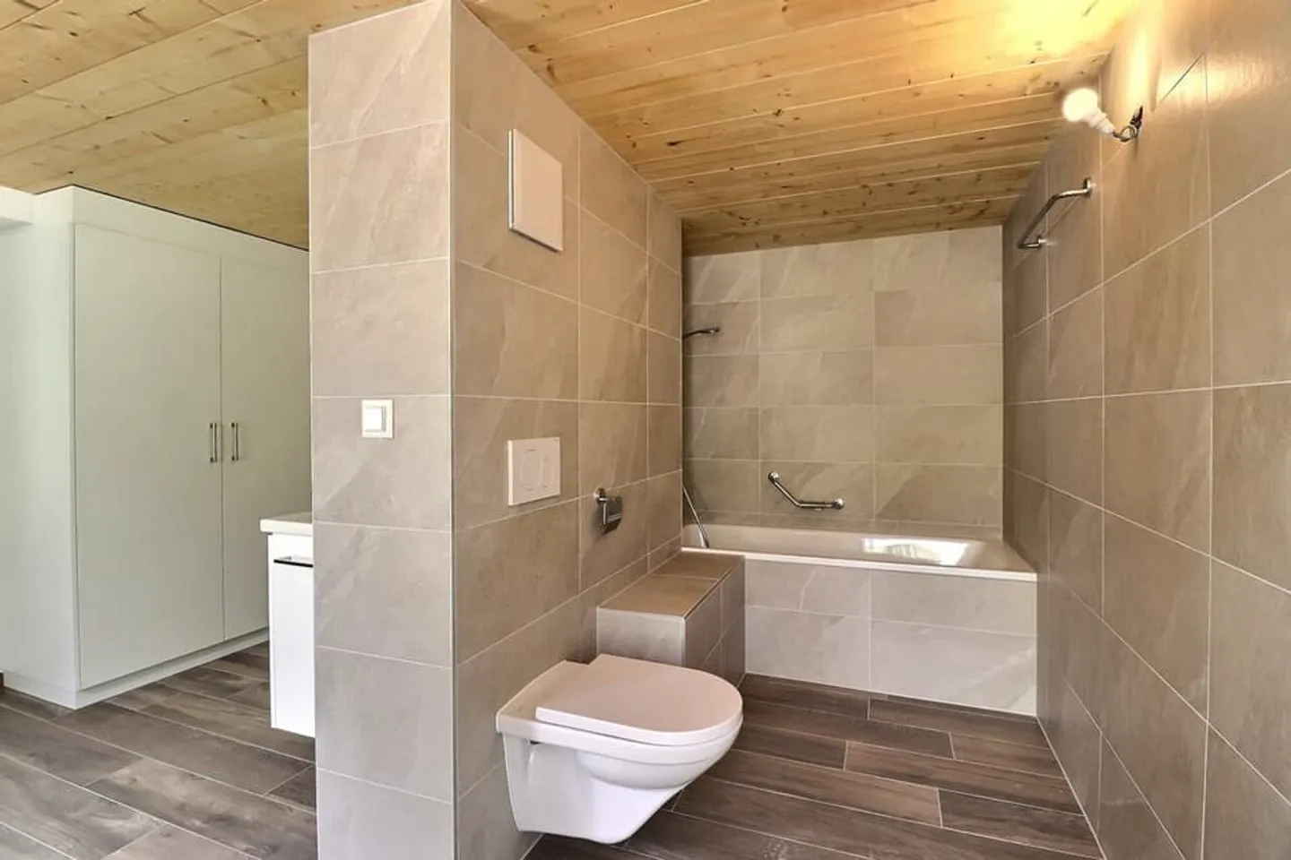 Luxurious accommodation in equestrian center - Photo 7 of 8