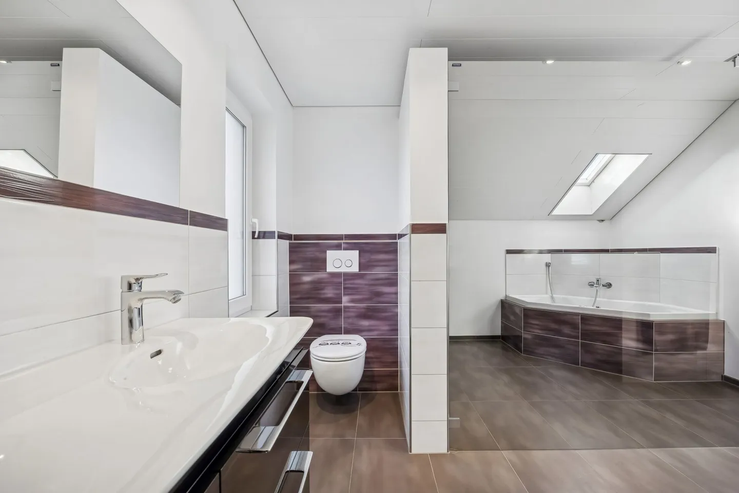 Maison individuelle de 5,5 pièces avec piscine, située dans un cadre rural et calme - Photo 7 sur 13