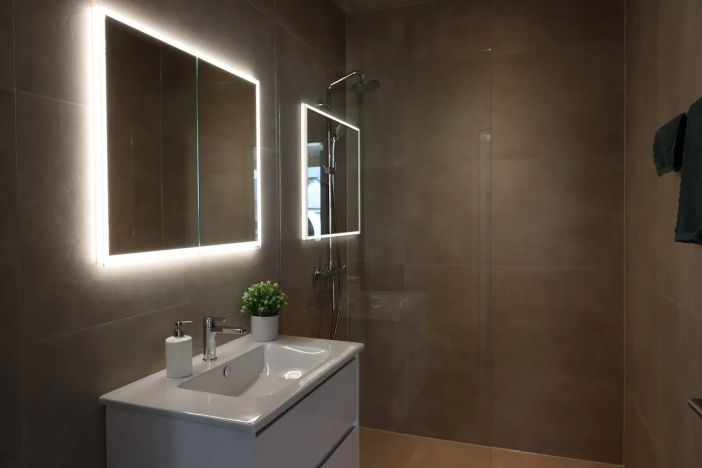 Top modern 3.5-room apartment - Photo 5 of 7