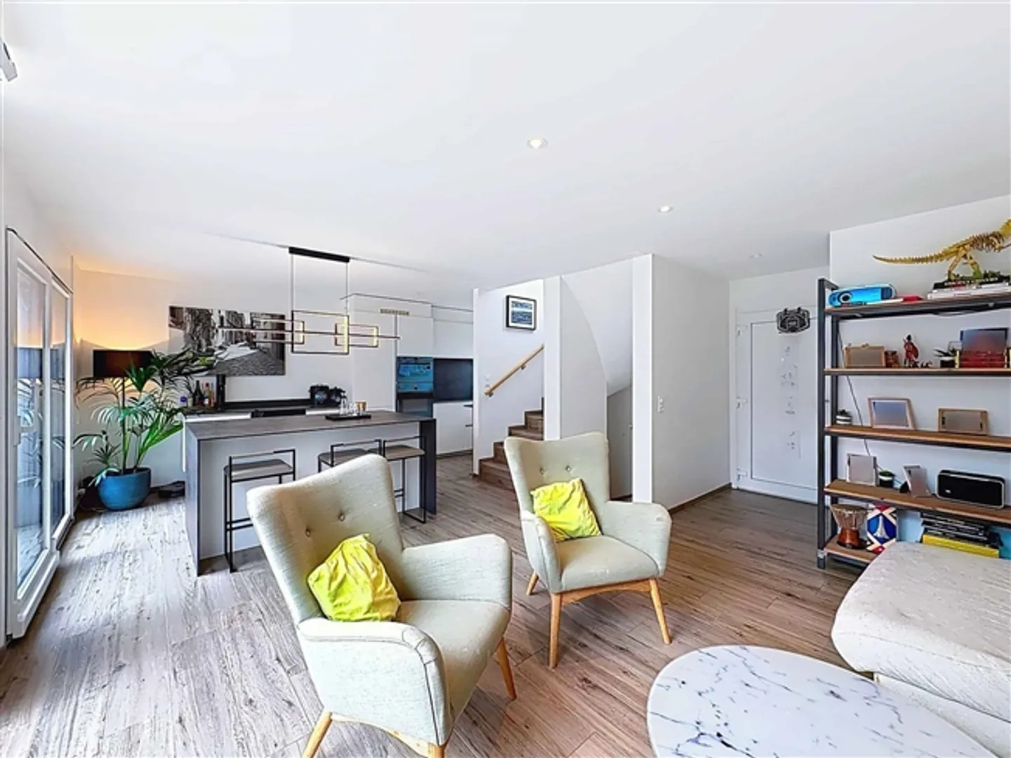 Exclusive HPE Semi-Detached House with Veranda and Garden - Photo 3 of 12