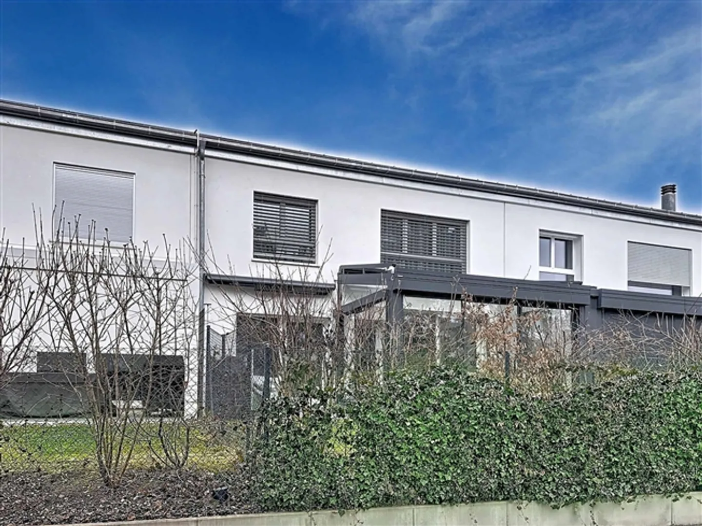 Exclusive HPE Semi-Detached House with Veranda and Garden - Photo 11 of 12