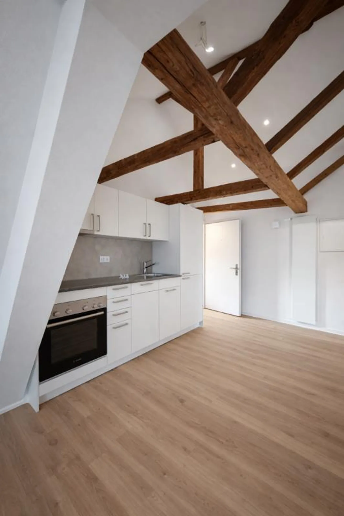 Première location : Appartement designer 2.5 pièces - Photo 3 sur 8