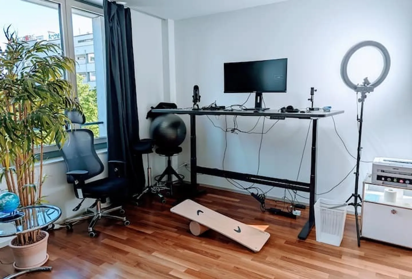 2½ ZIMMER-STUDIO IN ZÜRICH - KREIS 9 ALTSTETTEN, MÖBLIERT - Foto 2 von 8