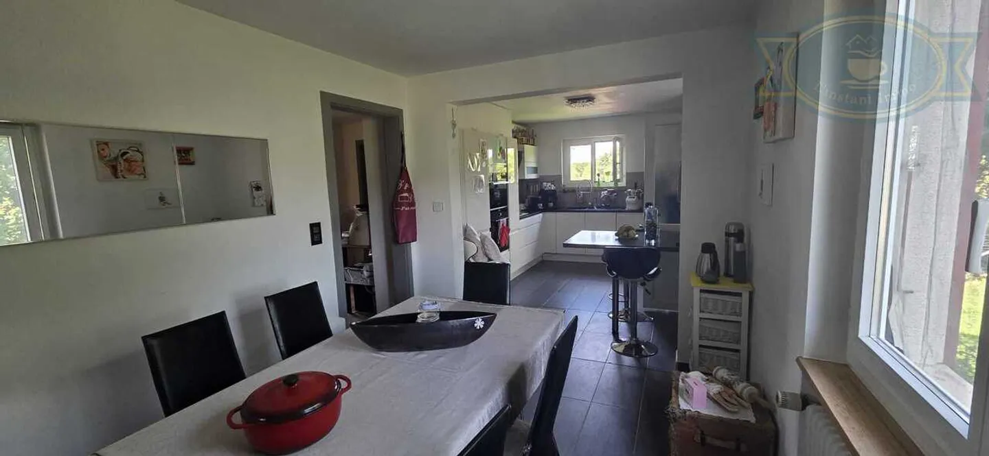 Detached house with large adjoining plot - Photo 3 of 12
