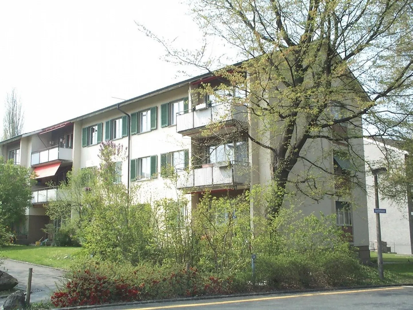 Bell'appartamento luminoso in una posizione tranquilla a Thalwil - Foto 1 di 8