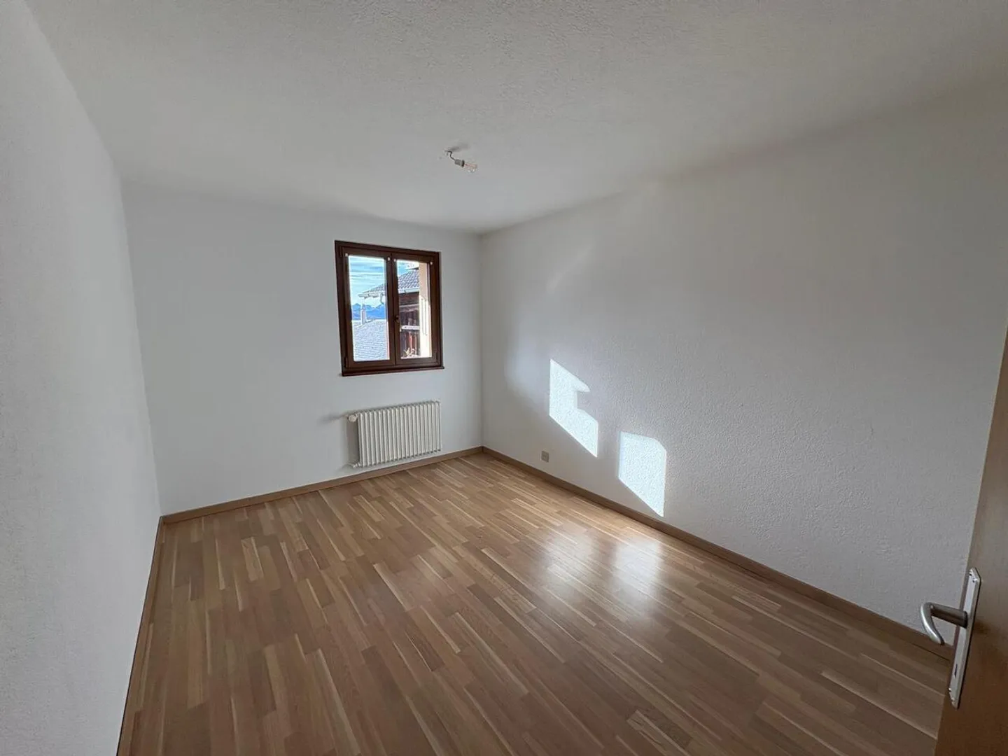 Charmante Doppelhauswohnung mit Garten - Foto 5 von 12