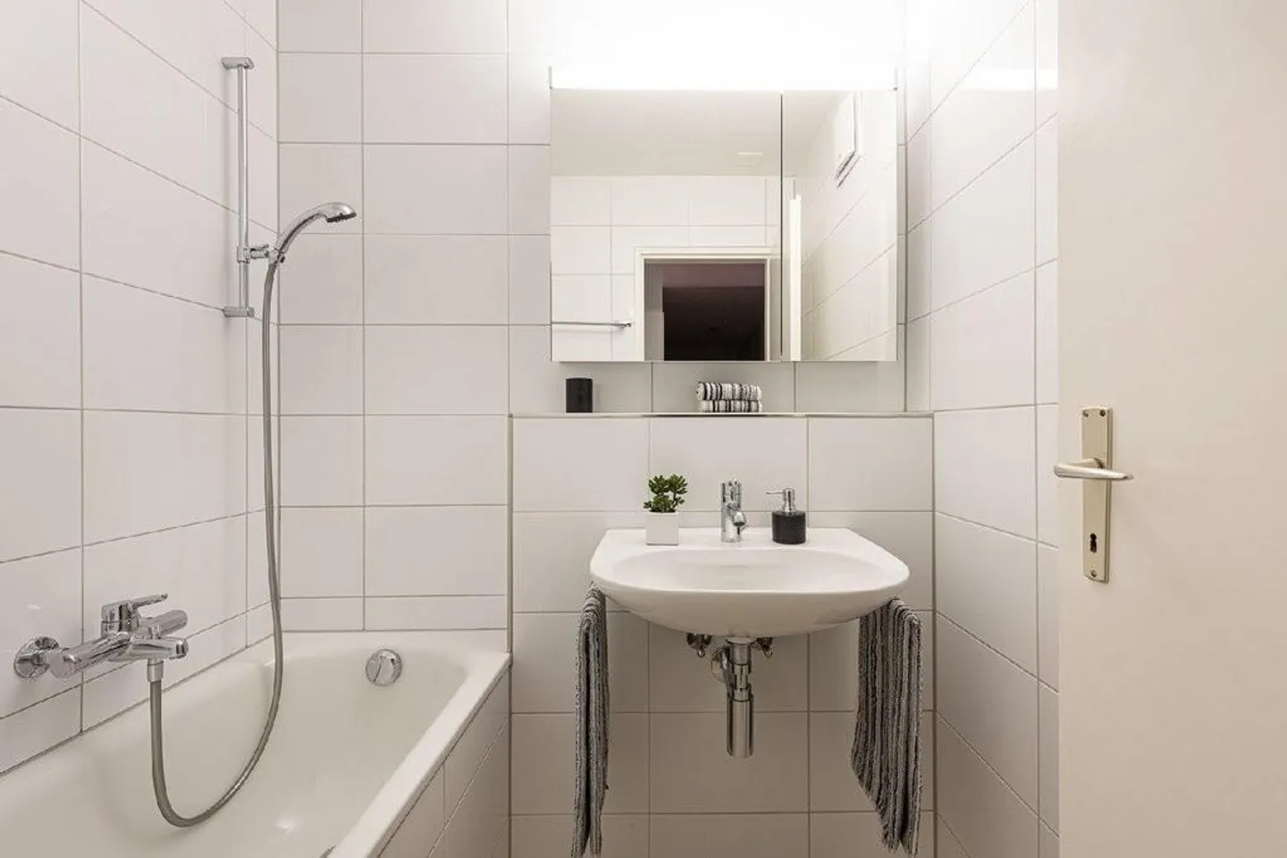 Quiet Apartment in Langwiesen - Photo 5 of 6