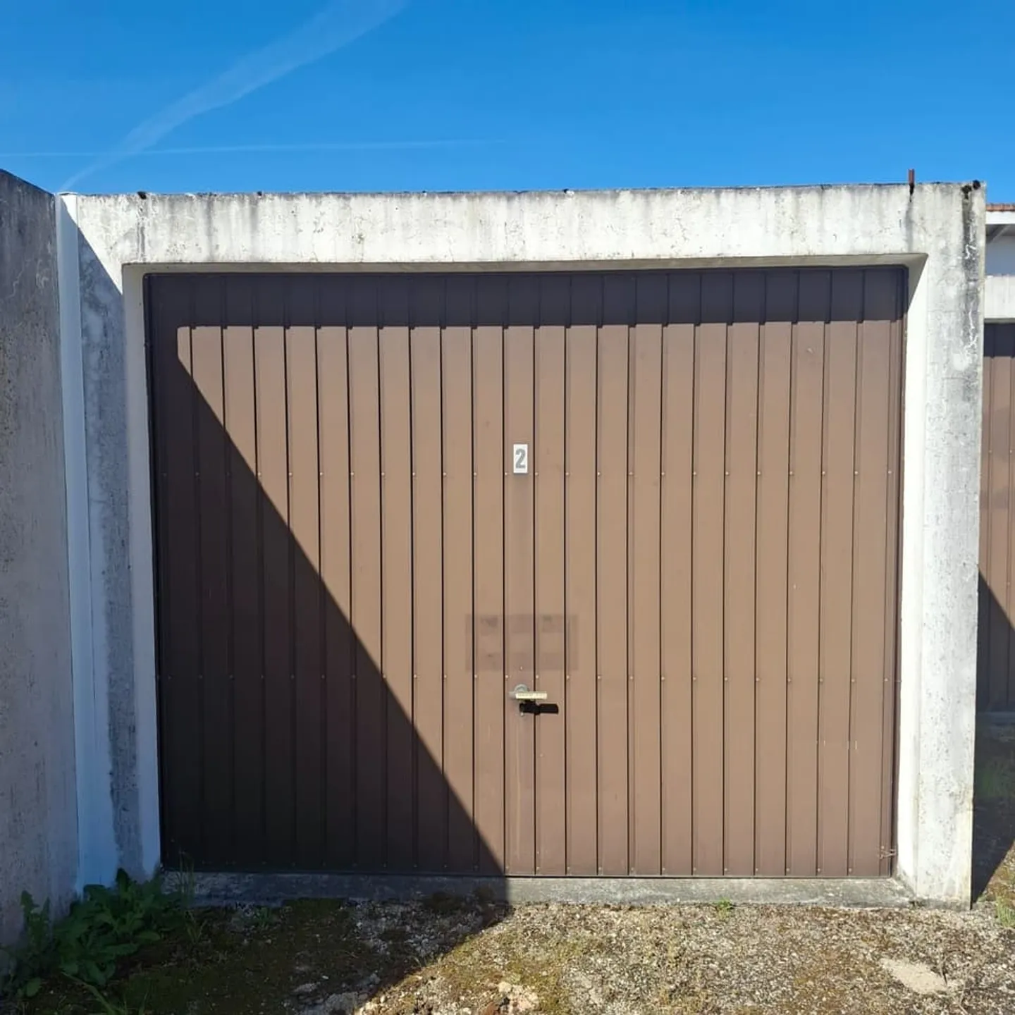 Massive concrete element garages - immediately available, well maintained - Photo 1 of 3