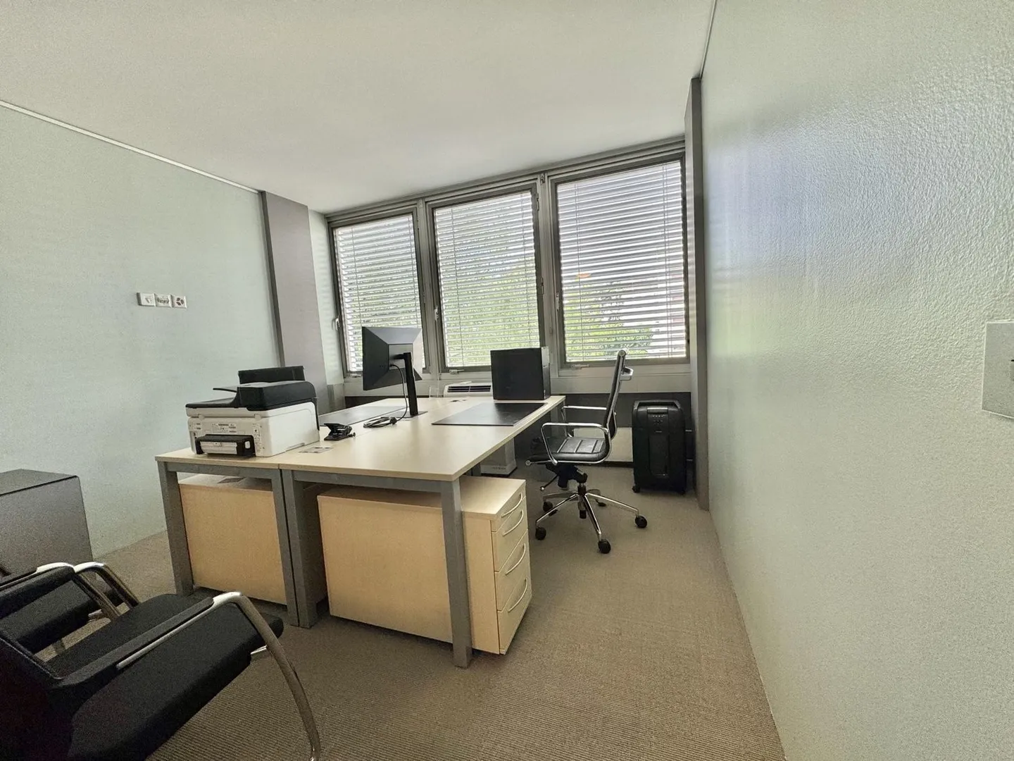À louer beau bureau 95 m² à Florissant, proche centre-ville. - Photo 4 sur 8