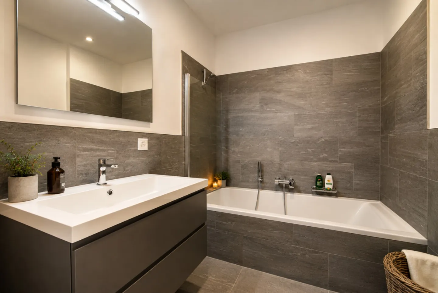 Moderno appartamento con terrazza di 2,5 stanze e vista a Laax - Foto 9 di 14