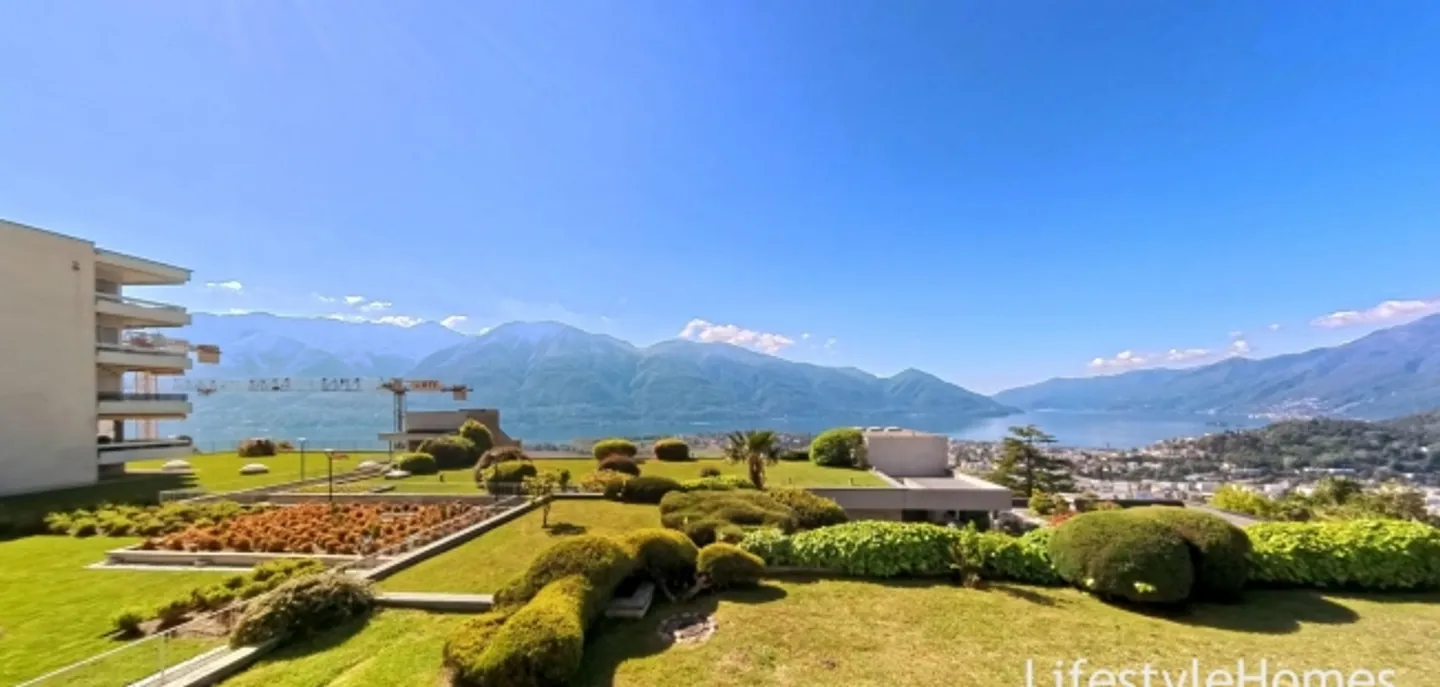 Appartamento Giardino Elegante con Vista Lago - Foto 1 di 1