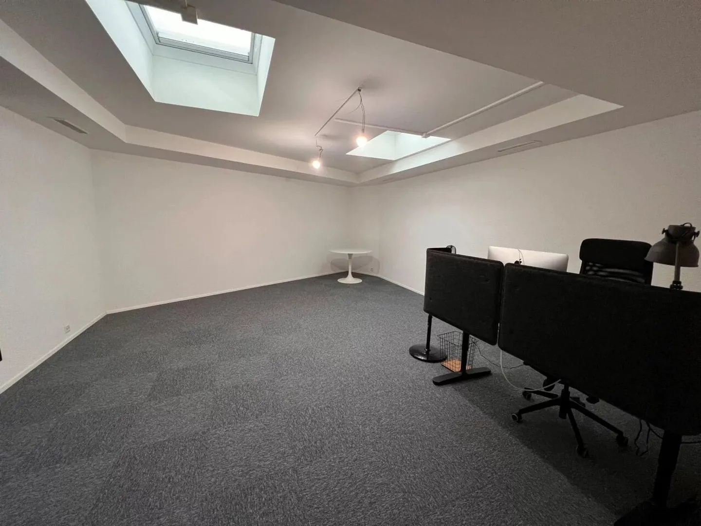Bureaux de 100 m² idéalement situés - Photo 6 sur 8