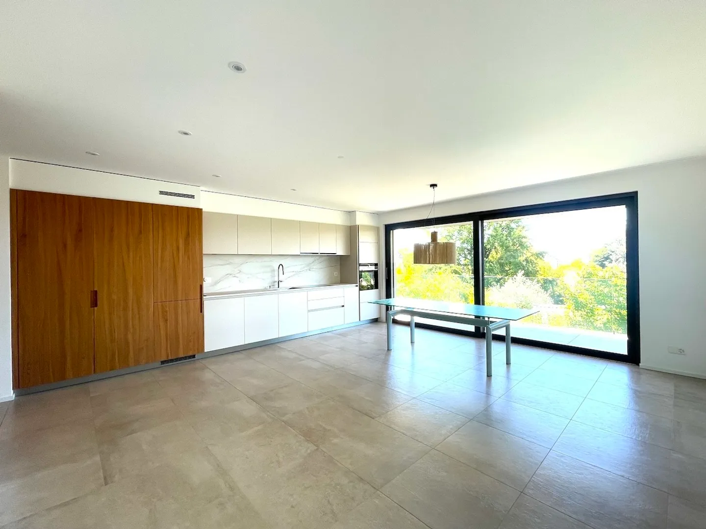 Appartement Charmant avec Vue sur le Lac - Photo 5 sur 10