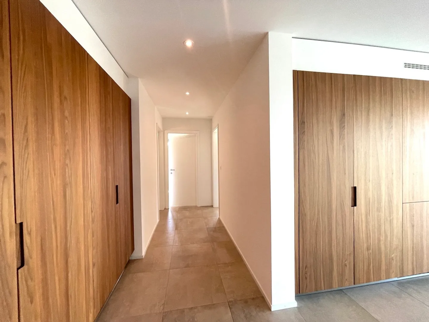 Appartement Charmant avec Vue sur le Lac - Photo 6 sur 10