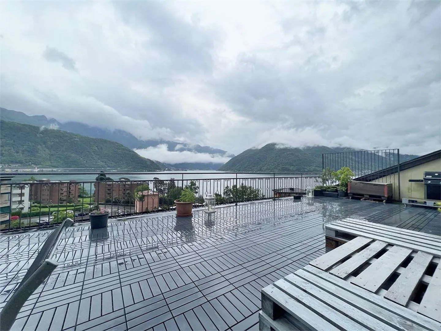 Ampio attico di 6.5 locali vista lago a Melide - Foto 11 di 11