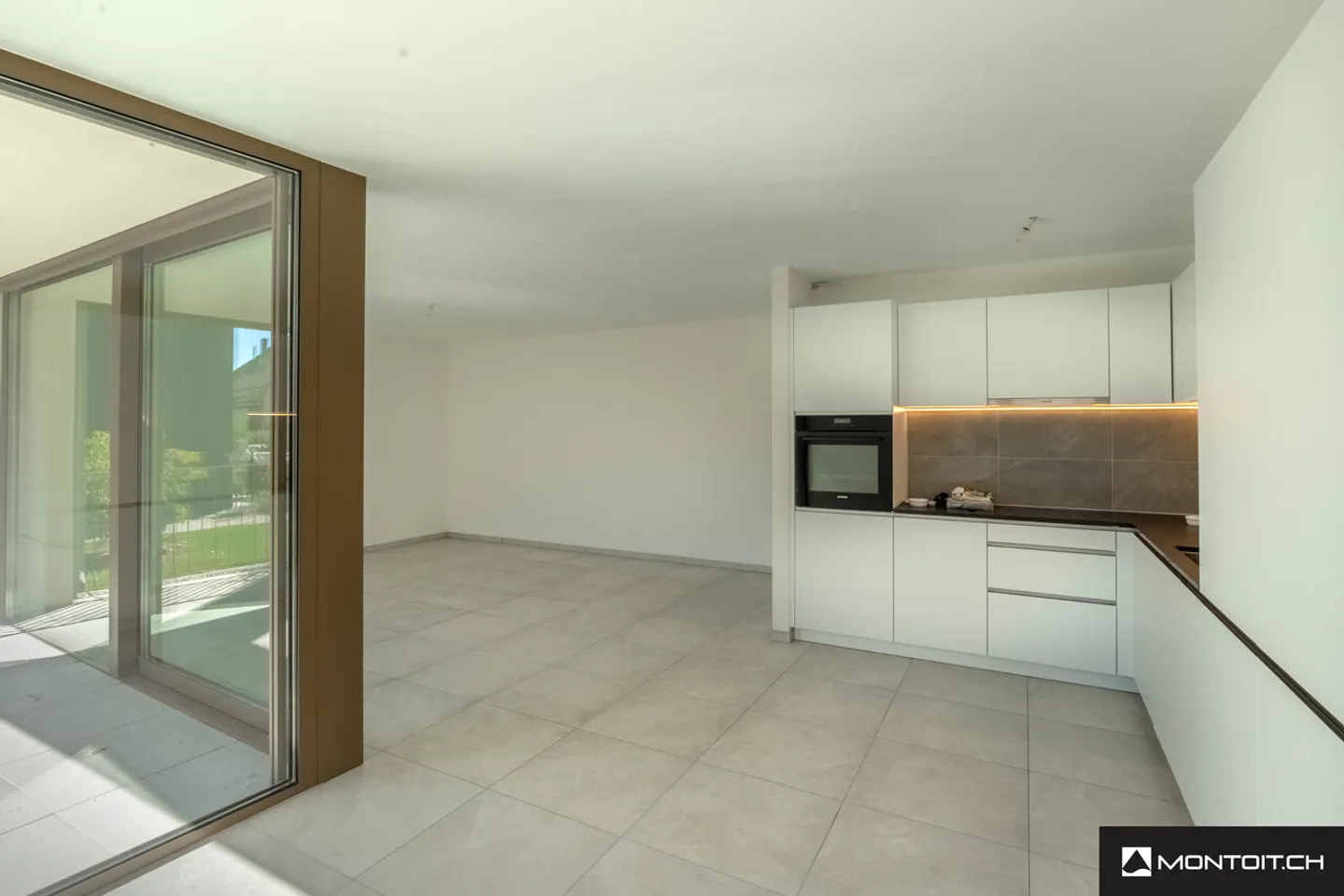 Appartamento moderno con giardino privato - Foto 3 di 7