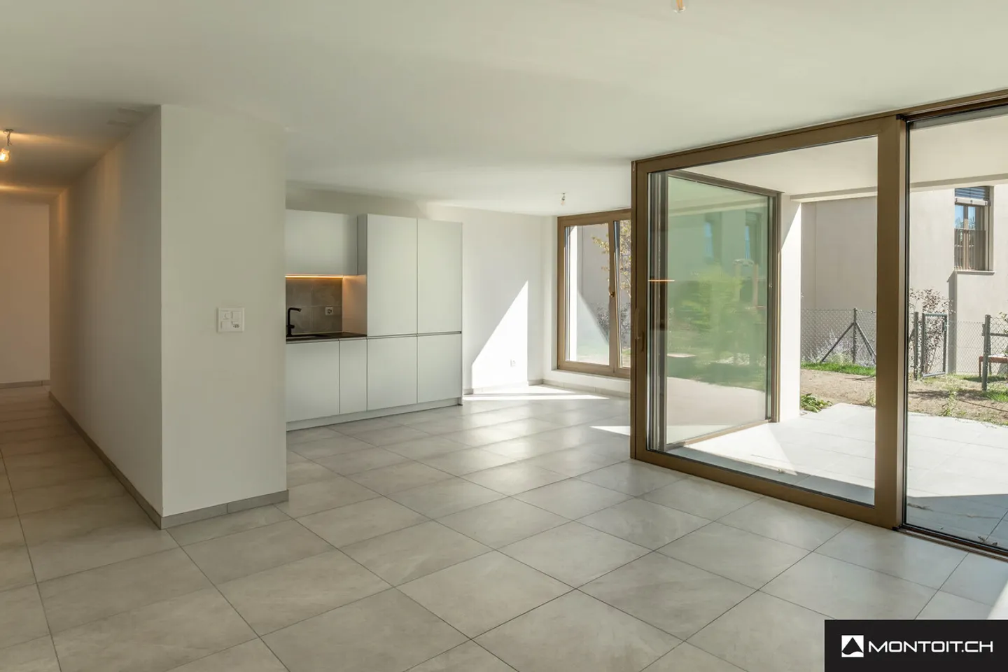 Appartamento moderno con giardino privato - Foto 4 di 7