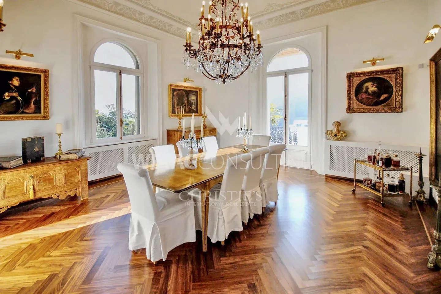 Villa historique Art Nouveau à Curio avec piscine et magnifique jardin à vendre - Photo 4 sur 13