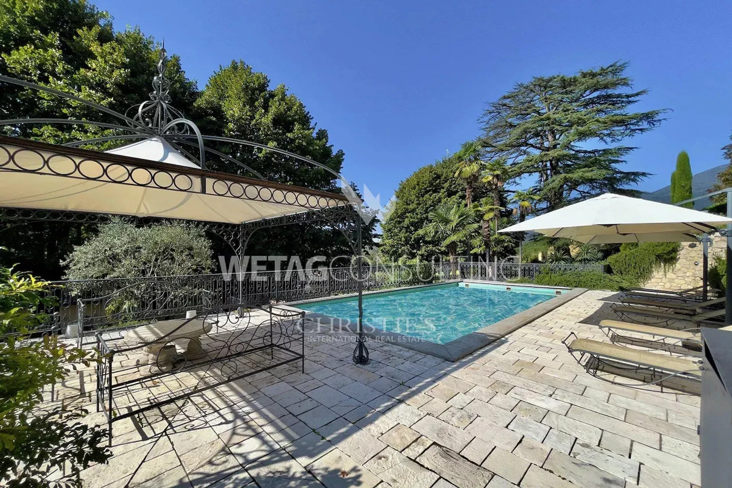Villa historique Art Nouveau à Curio avec piscine et magnifique jardin à vendre - Photo 9 sur 13
