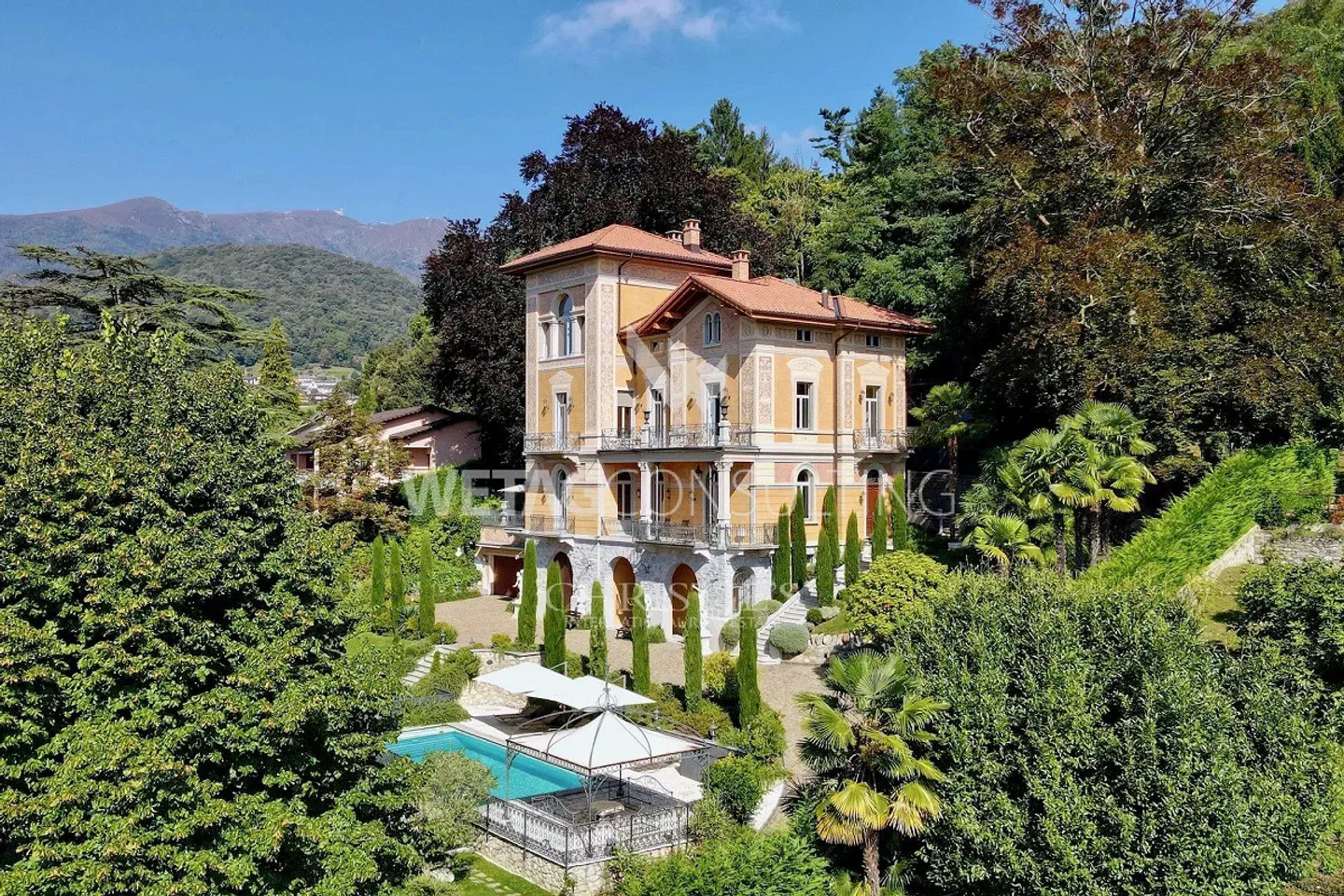Villa historique Art Nouveau à Curio avec piscine et magnifique jardin à vendre - Photo 12 sur 13