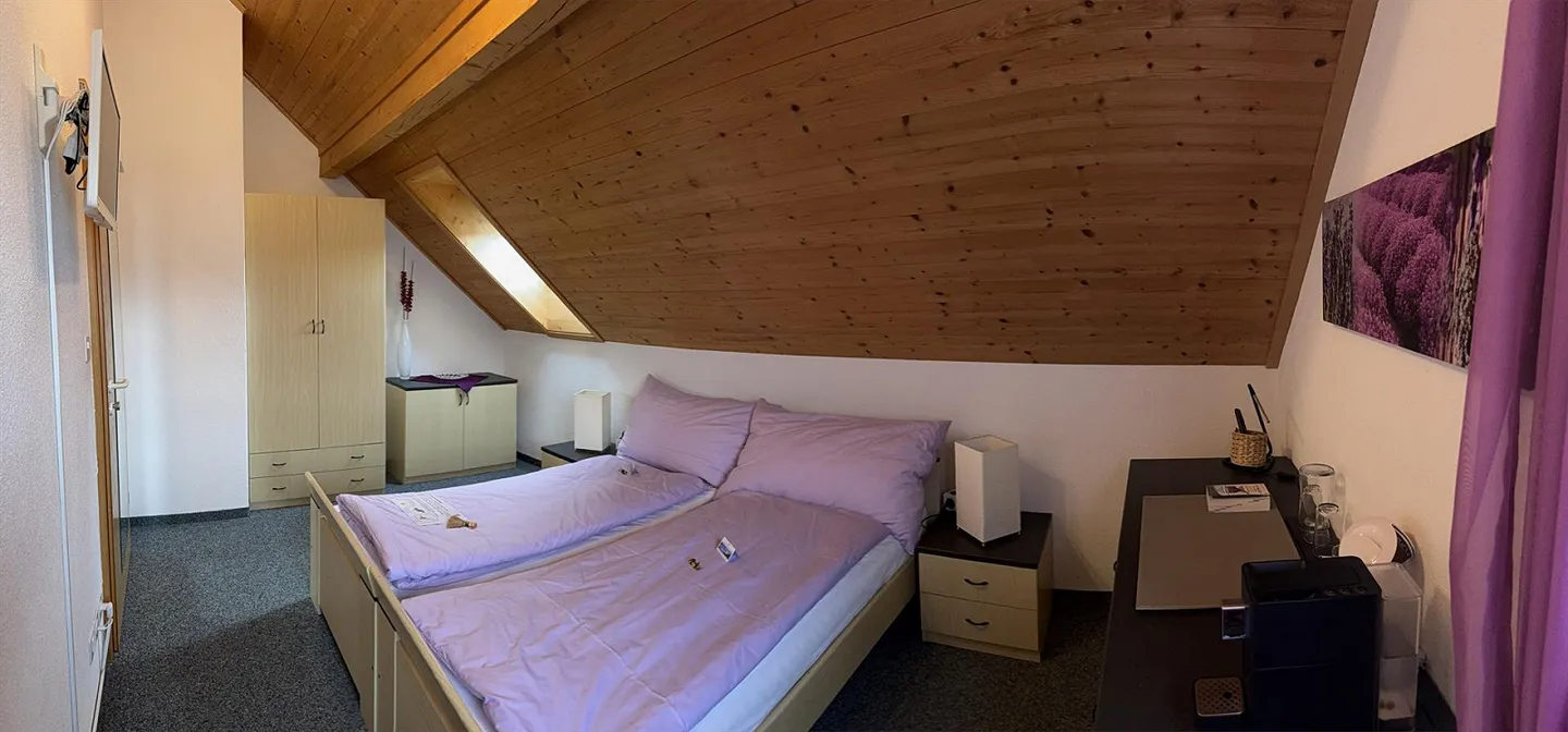 Chambre meublée avec vue magnifique et petit service - Photo 1 sur 4