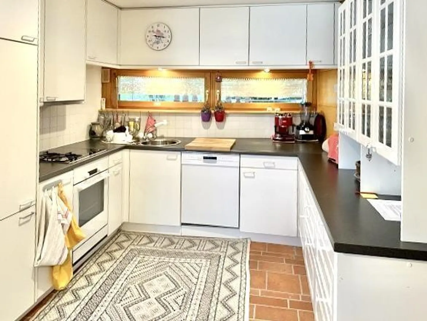 5 1/2-Room House with Large Surroundings in a Very Quiet Location - Photo 8 of 32