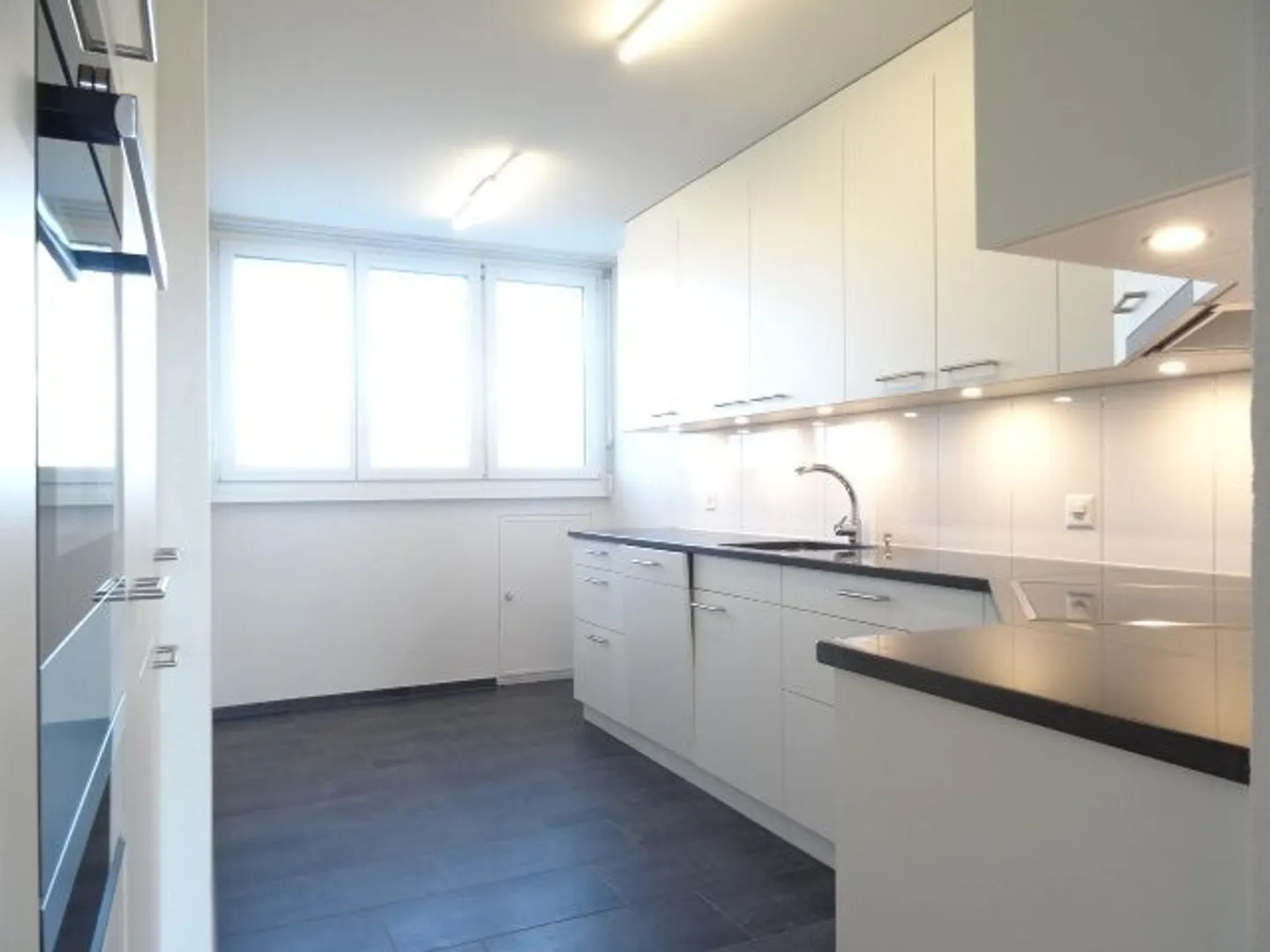 Moderno appartamento di 4.5 stanze di 119m2 in mansarda con terrazza - Foto 3 di 13
