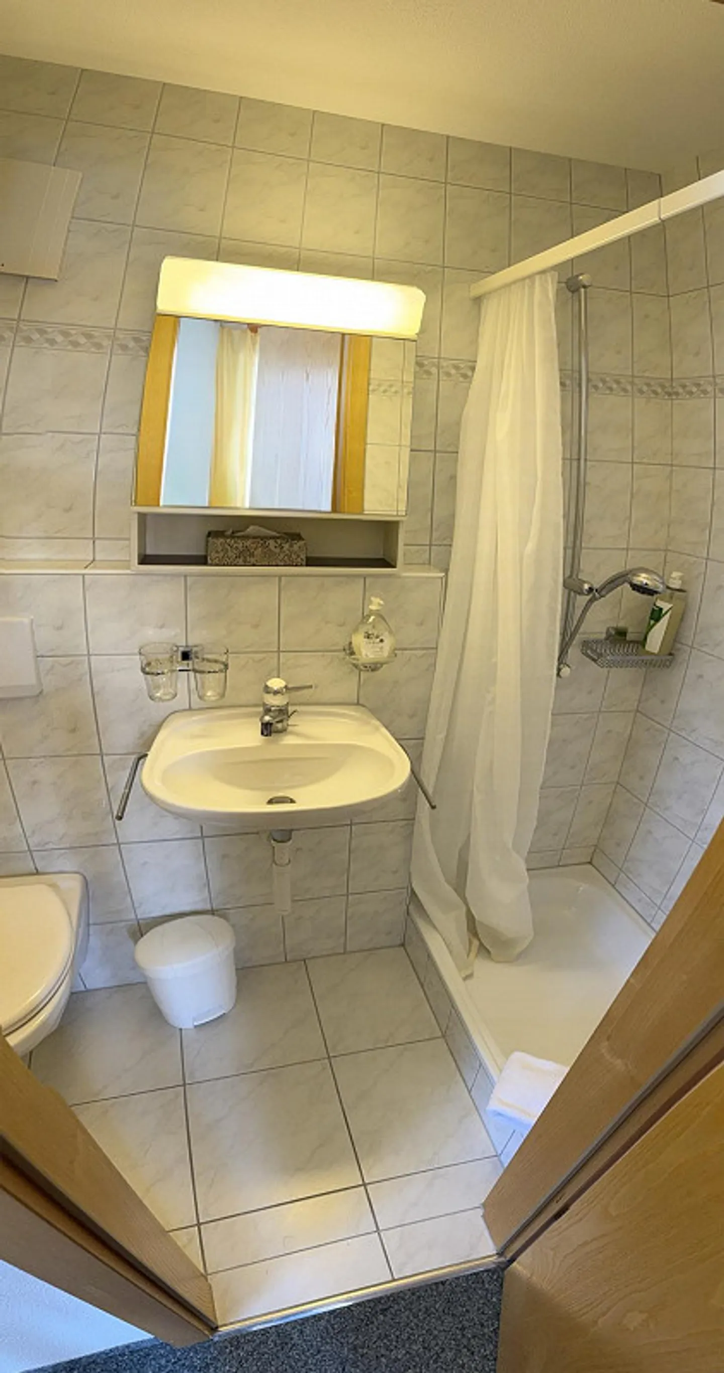 Chambre meublée avec vue magnifique et petit service - Photo 2 sur 4