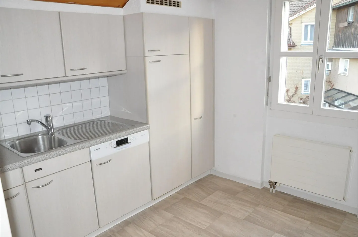schöne, gemütliche 4½ Zimmer-Dach-Wohnung mit Balkon ... - Foto 4 von 13