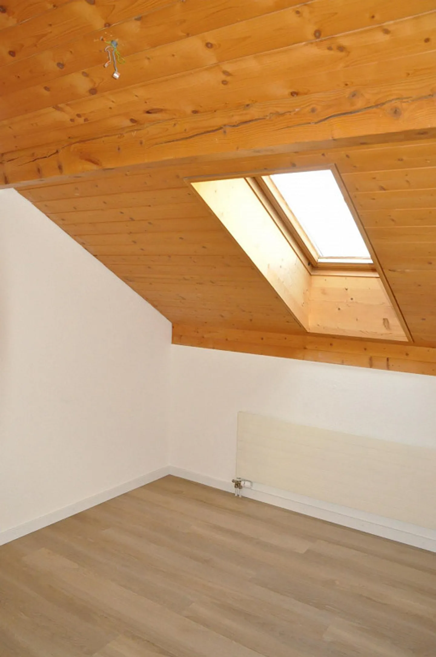 schöne, gemütliche 4½ Zimmer-Dach-Wohnung mit Balkon ... - Foto 6 von 13