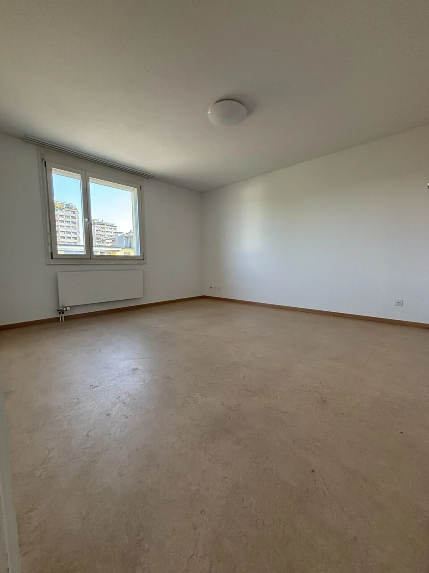 Appartement spacieux de 4,5 pièces avec balcon et vue sur la montagne à Thun - Photo 6 sur 12