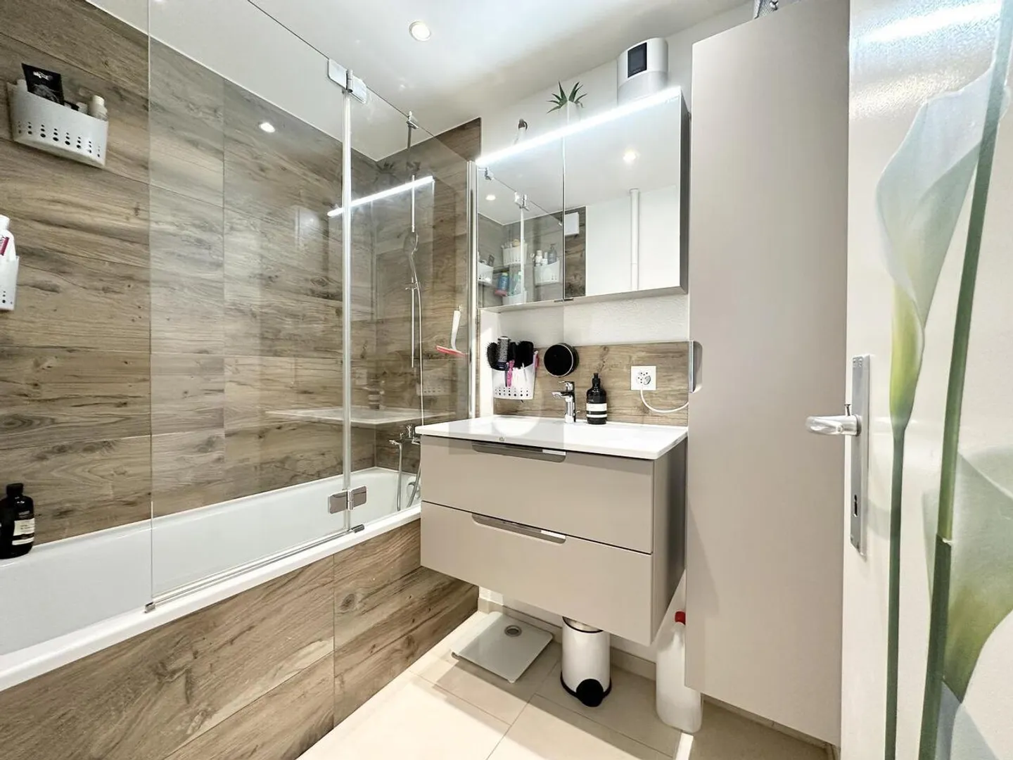 LIGHT-FILLED WITH GARDEN AREA - Photo 4 of 6