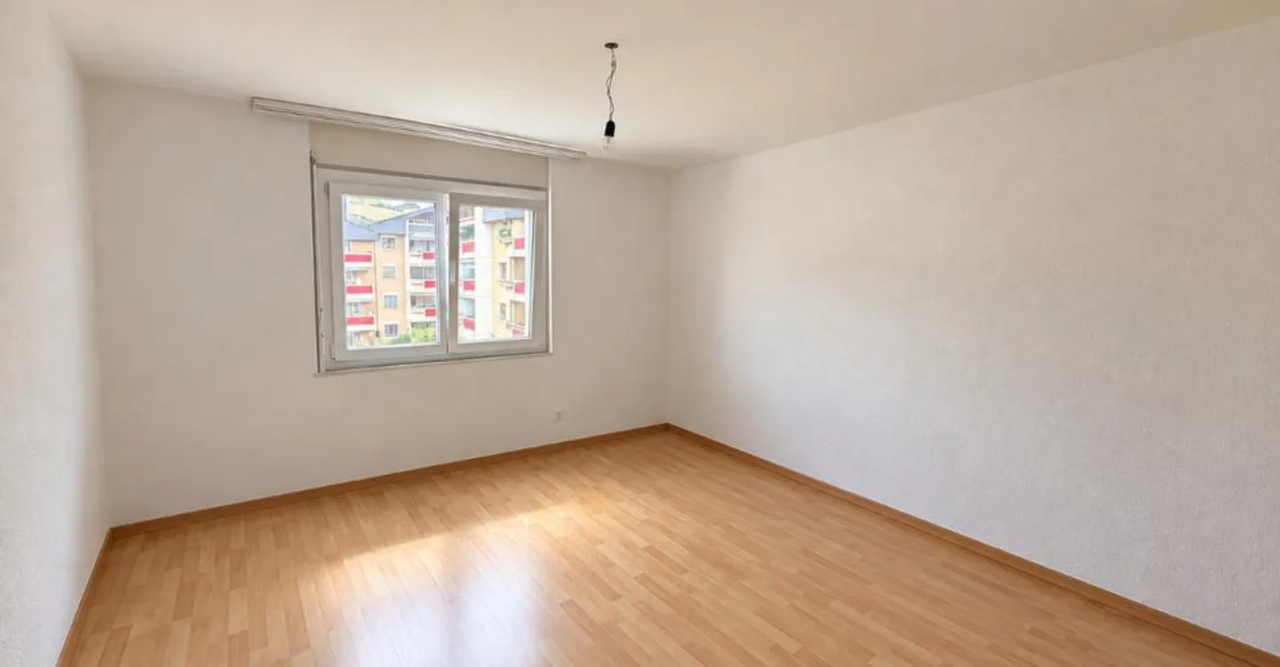 Spacieux appartement de 4.5 pièces avec balcon - Photo 4 sur 6