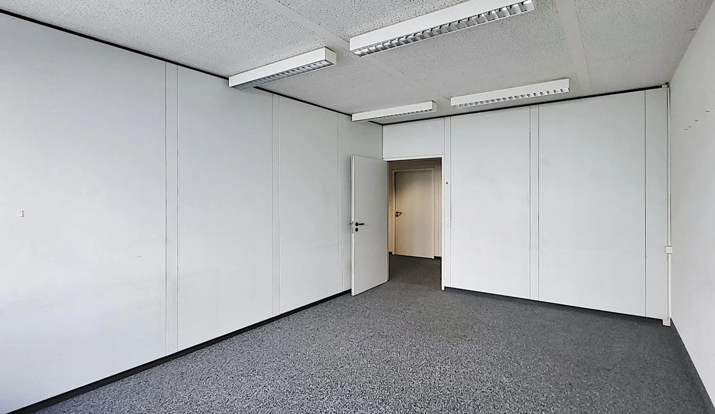Emménagez et commencez - 62 m² d'espace de bureau à Schafisheim ! - Photo 6 sur 8