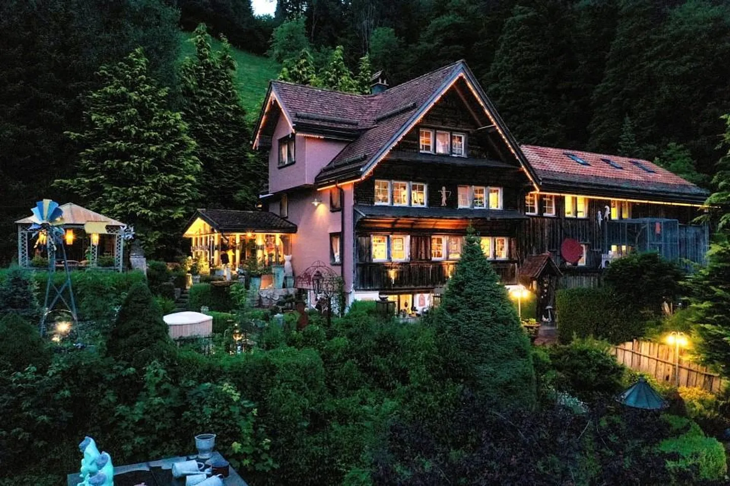 Historisches Toggenburger Bauernhaus in einzigartiger Alleinlage. - Photo 2 sur 13