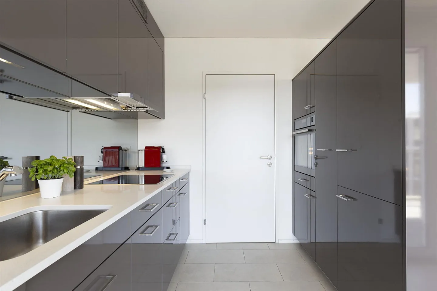 Top modern 4.5-room apartment available immediately - Photo 3 of 6