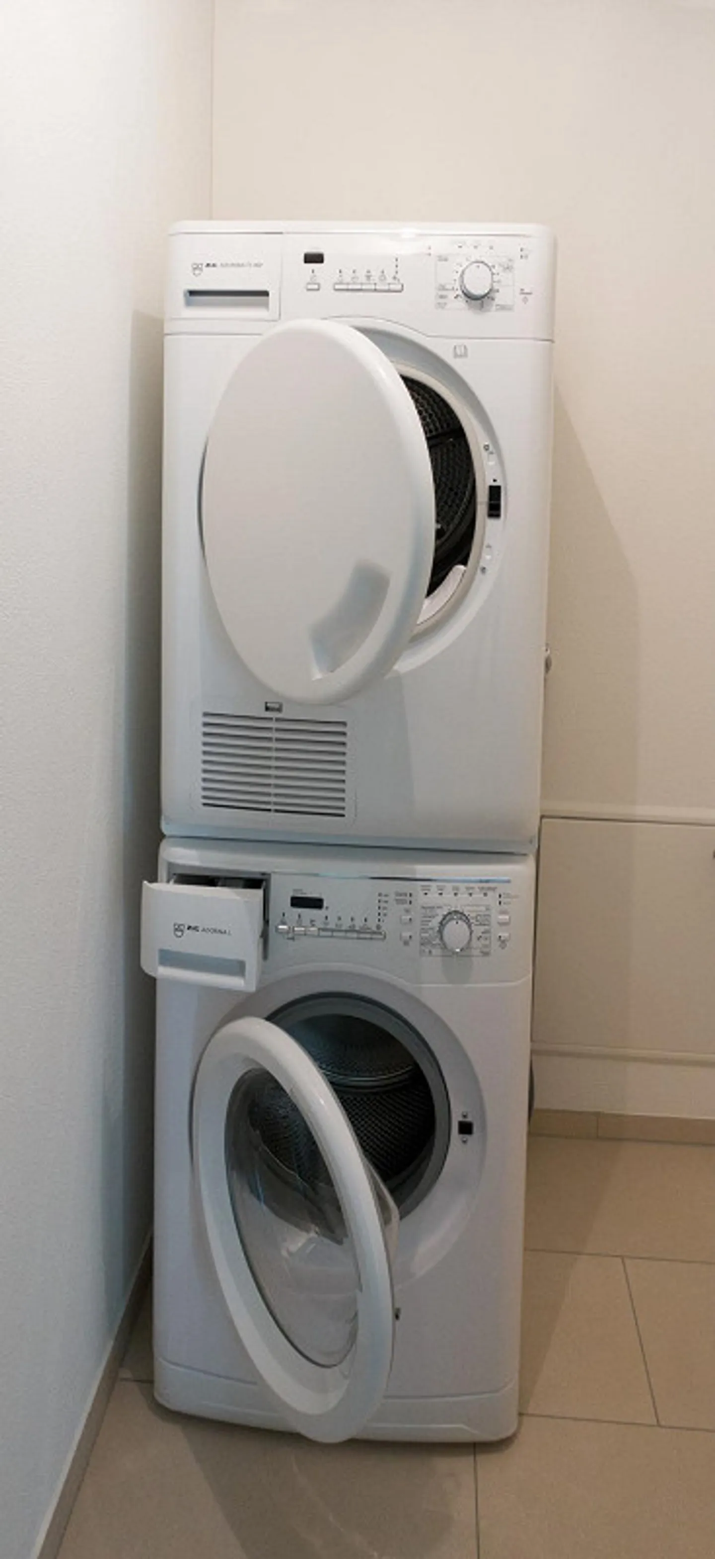 Top modern 4.5-room apartment available immediately - Photo 5 of 6