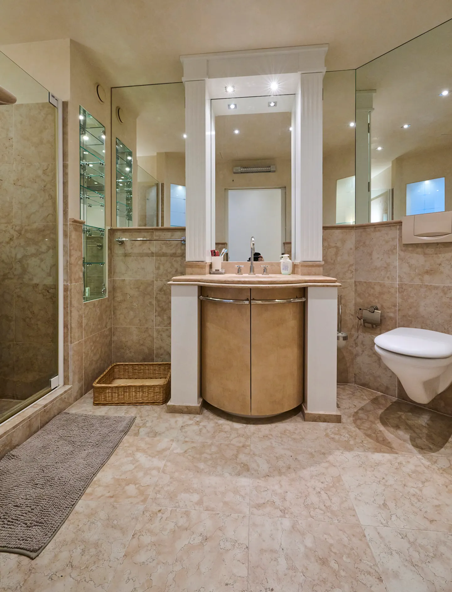 Appartement incontournable dans une résidence pieds-dans-l'eau avec place de bateau - Photo 13 sur 13