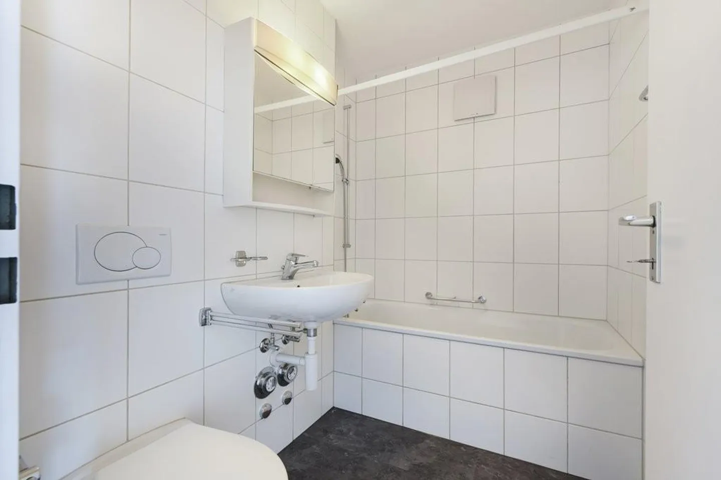 Apartment for Comfort - Photo 7 of 9