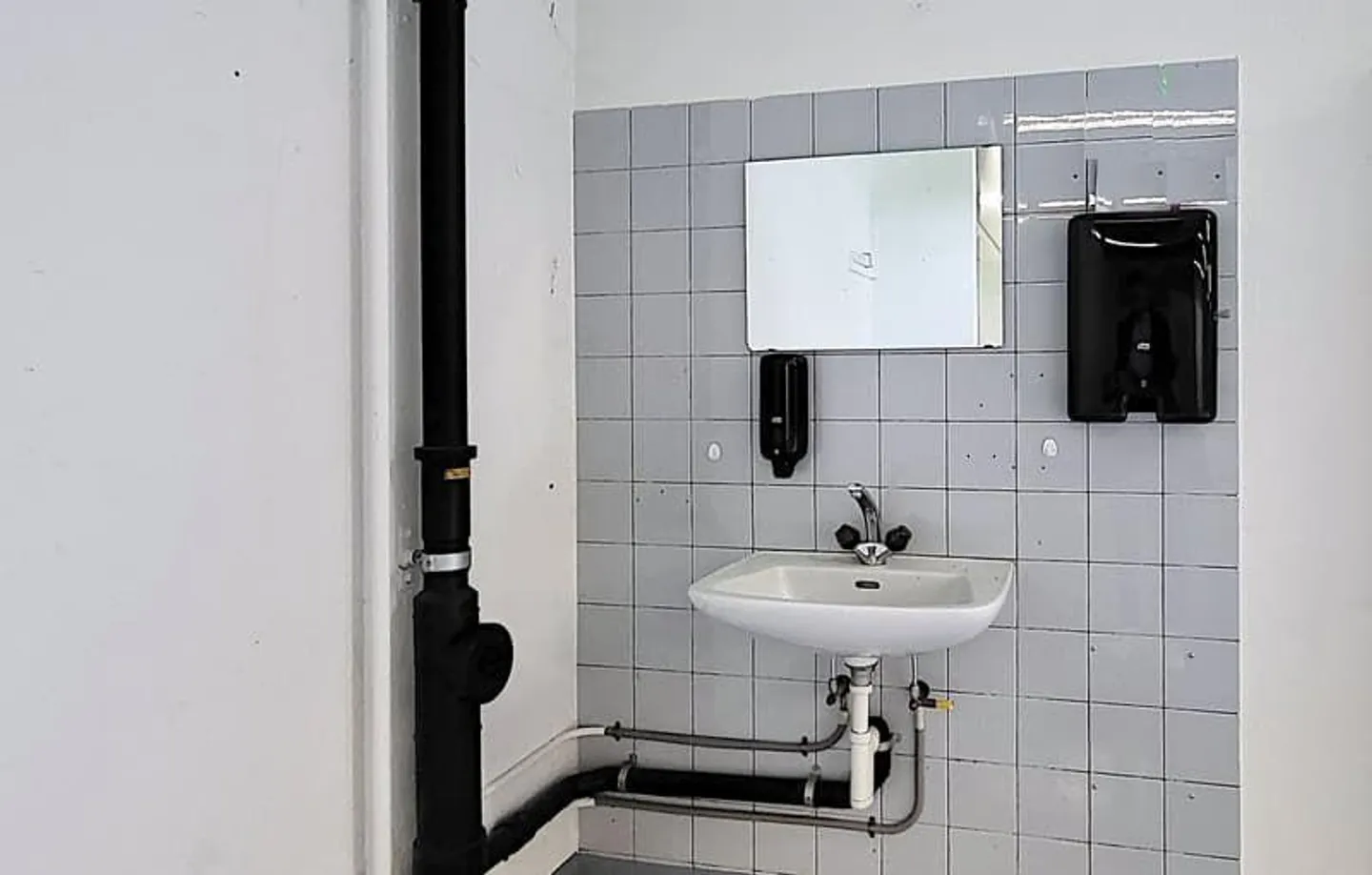 Gewerbehalle mit Hohem Decken - Foto 6 von 8