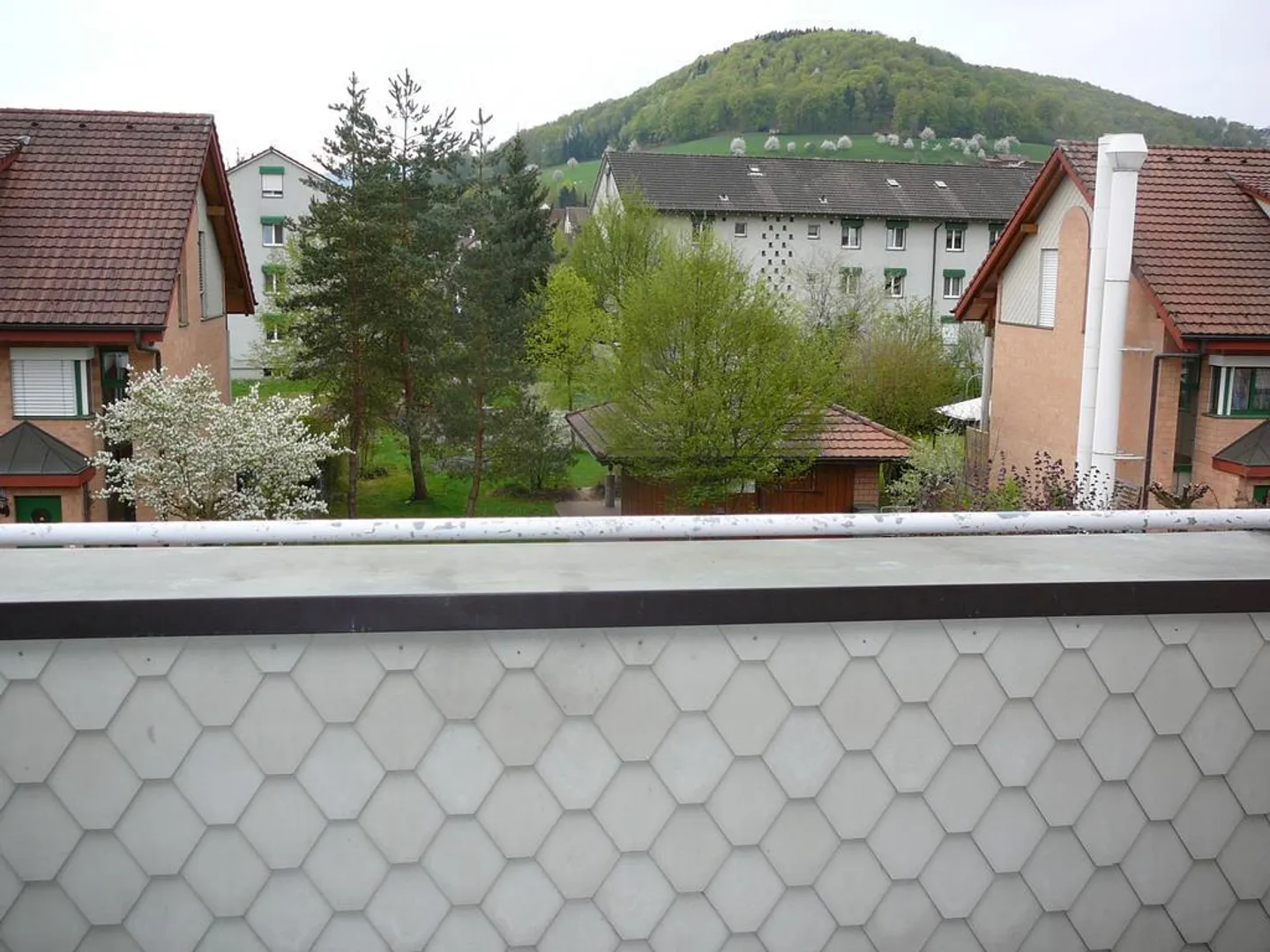 Appartement sous les combles lumineux incluant une salle de bricolage et un compartiment de cave - Photo 9 sur 10