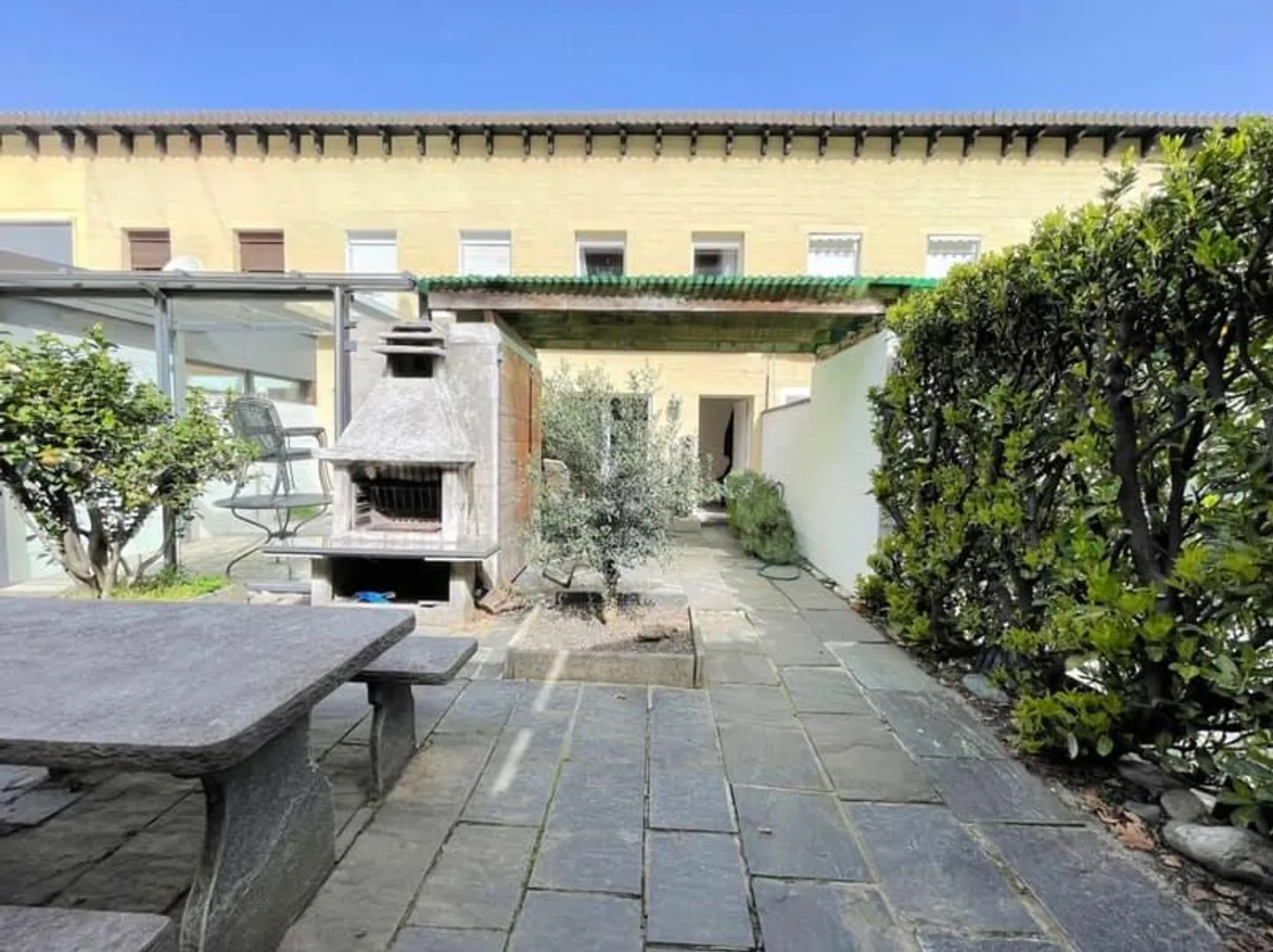 Section de Maison de Rangée - Photo 1 sur 13