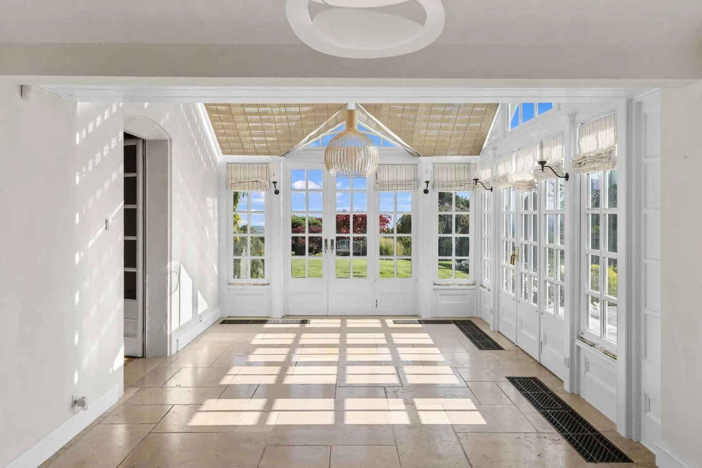 Propriété luxueuse du Vaud avec piscine, spa et vue sur le lac - Photo 7 sur 13