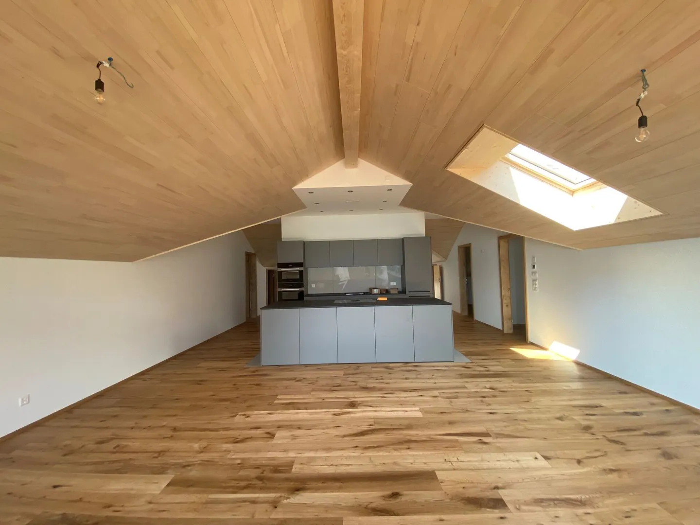 Appartement en Attique 4.5 avec Vue Imprenable - Photo 2 sur 9