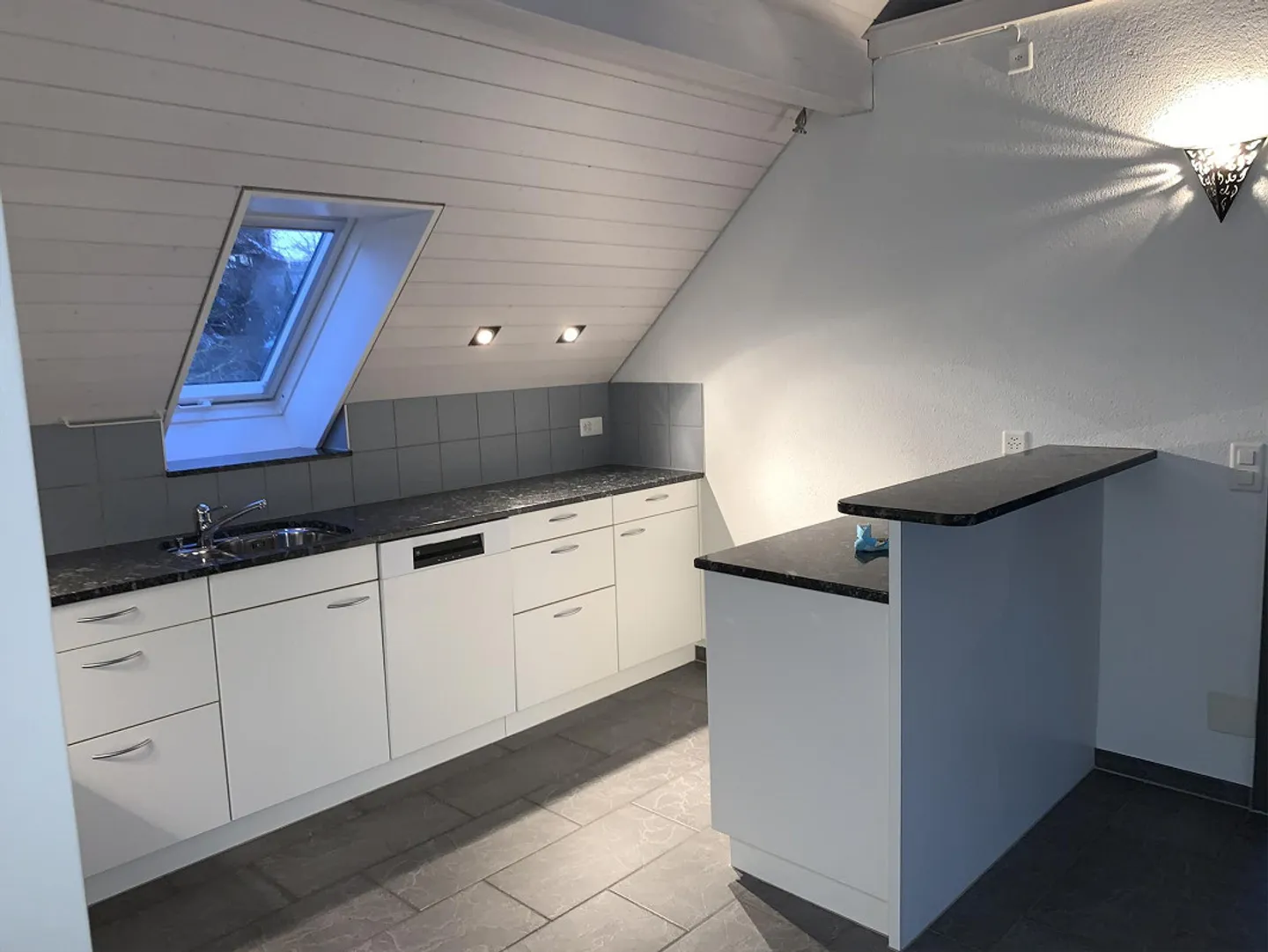 grosszügige 3.5-Zimmer-Dachwohnung mit Top-Aussicht in Grossaffoltern - Foto 5 von 15