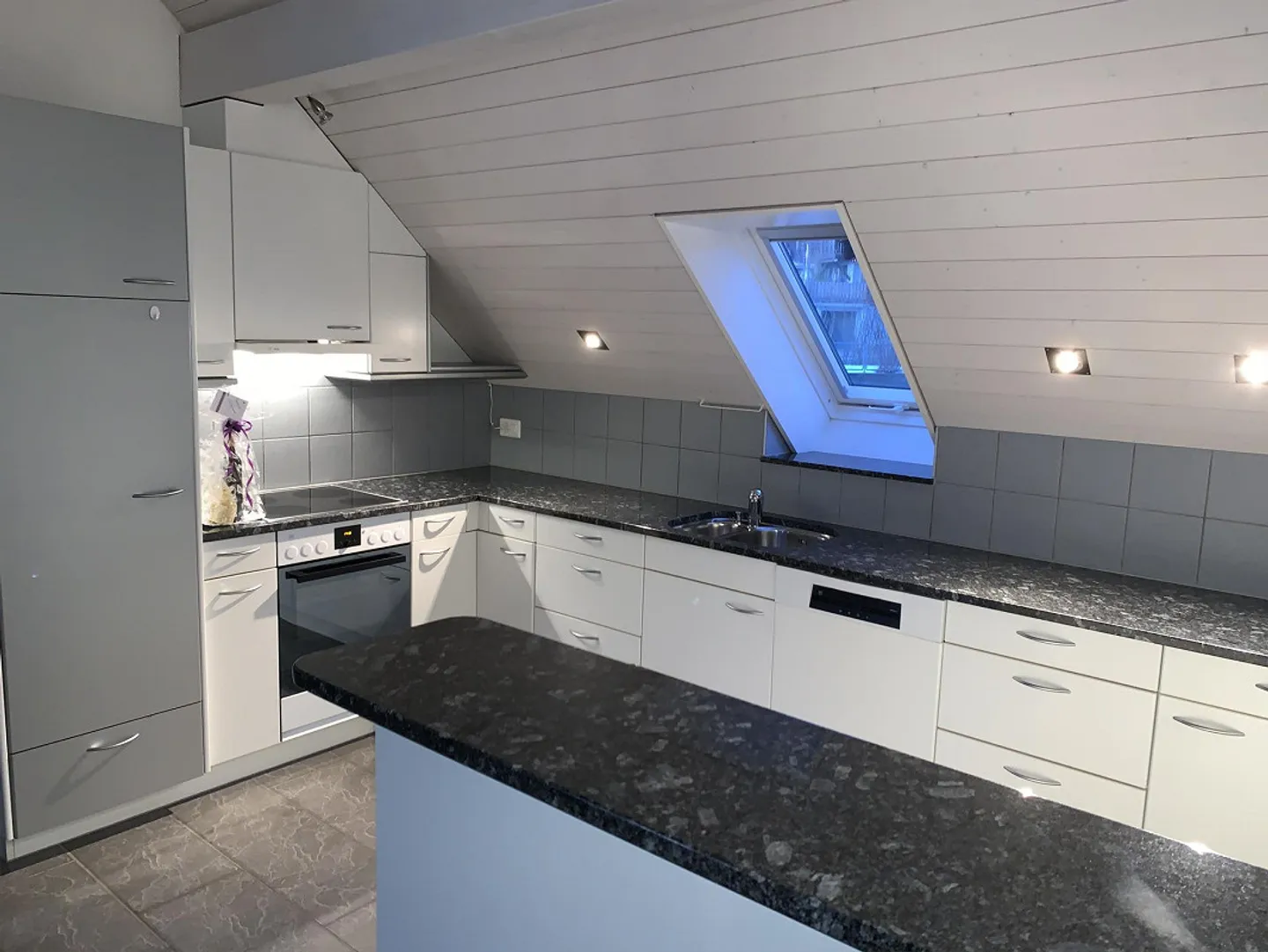 grosszügige 3.5-Zimmer-Dachwohnung mit Top-Aussicht in Grossaffoltern - Foto 6 von 15