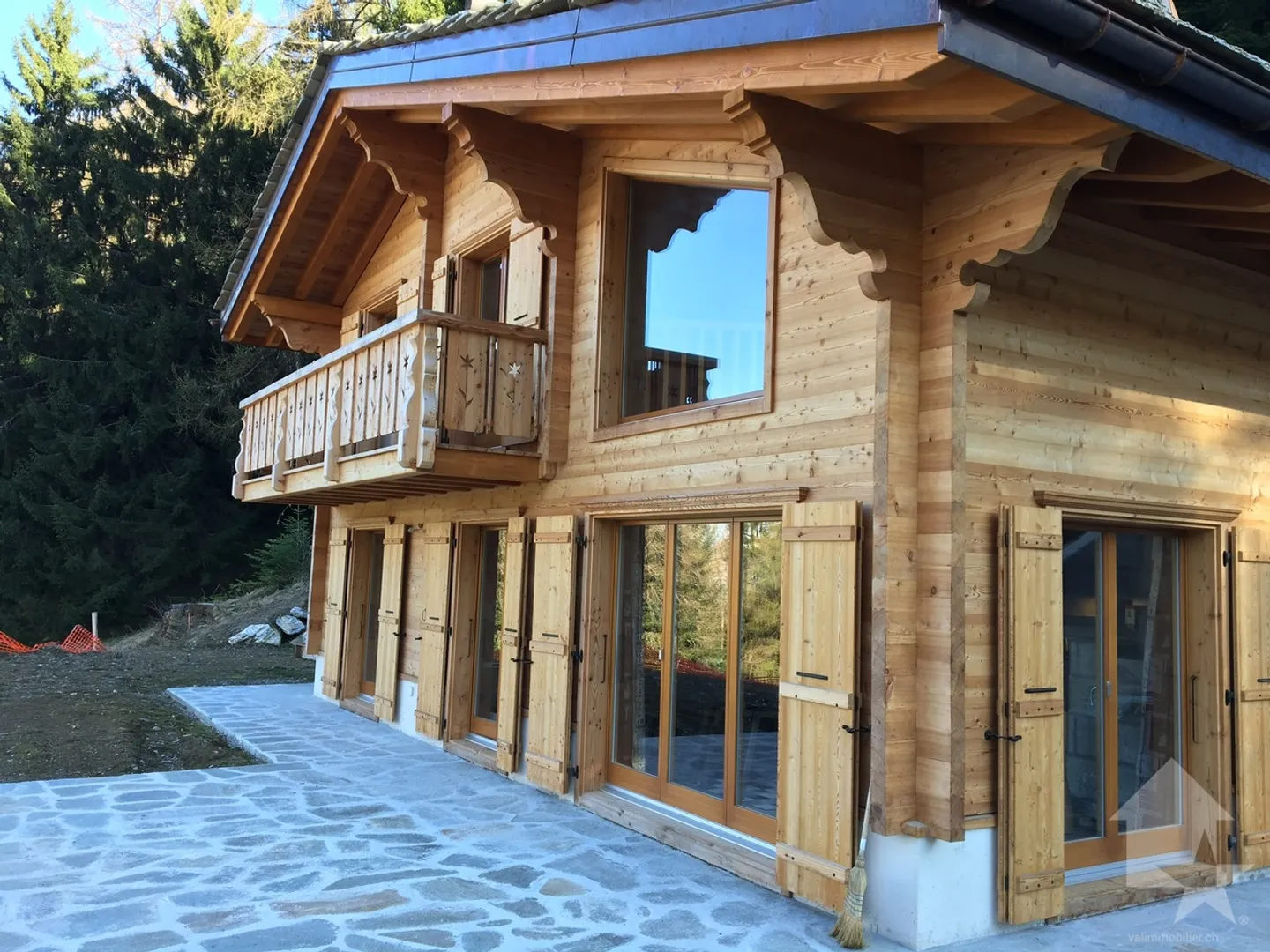 Chalet di 5,5 stanze su piano, tranquillo, soleggiato, bella vista - Foto 4 di 5