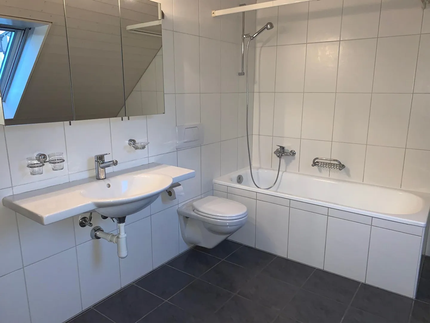 grosszügige 3.5-Zimmer-Dachwohnung mit Top-Aussicht in Grossaffoltern - Foto 11 von 15
