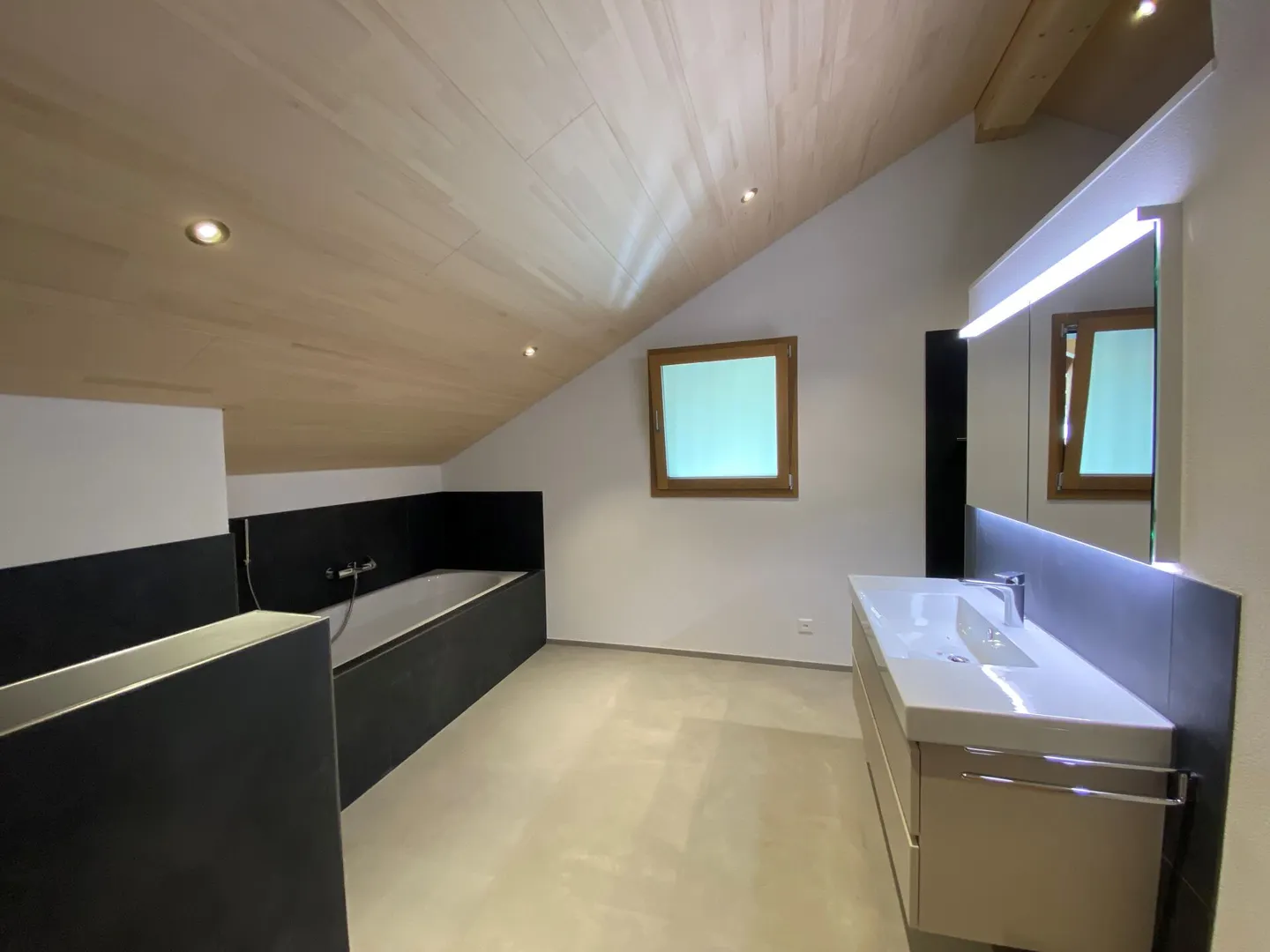Appartement en Attique 4.5 avec Vue Imprenable - Photo 4 sur 9