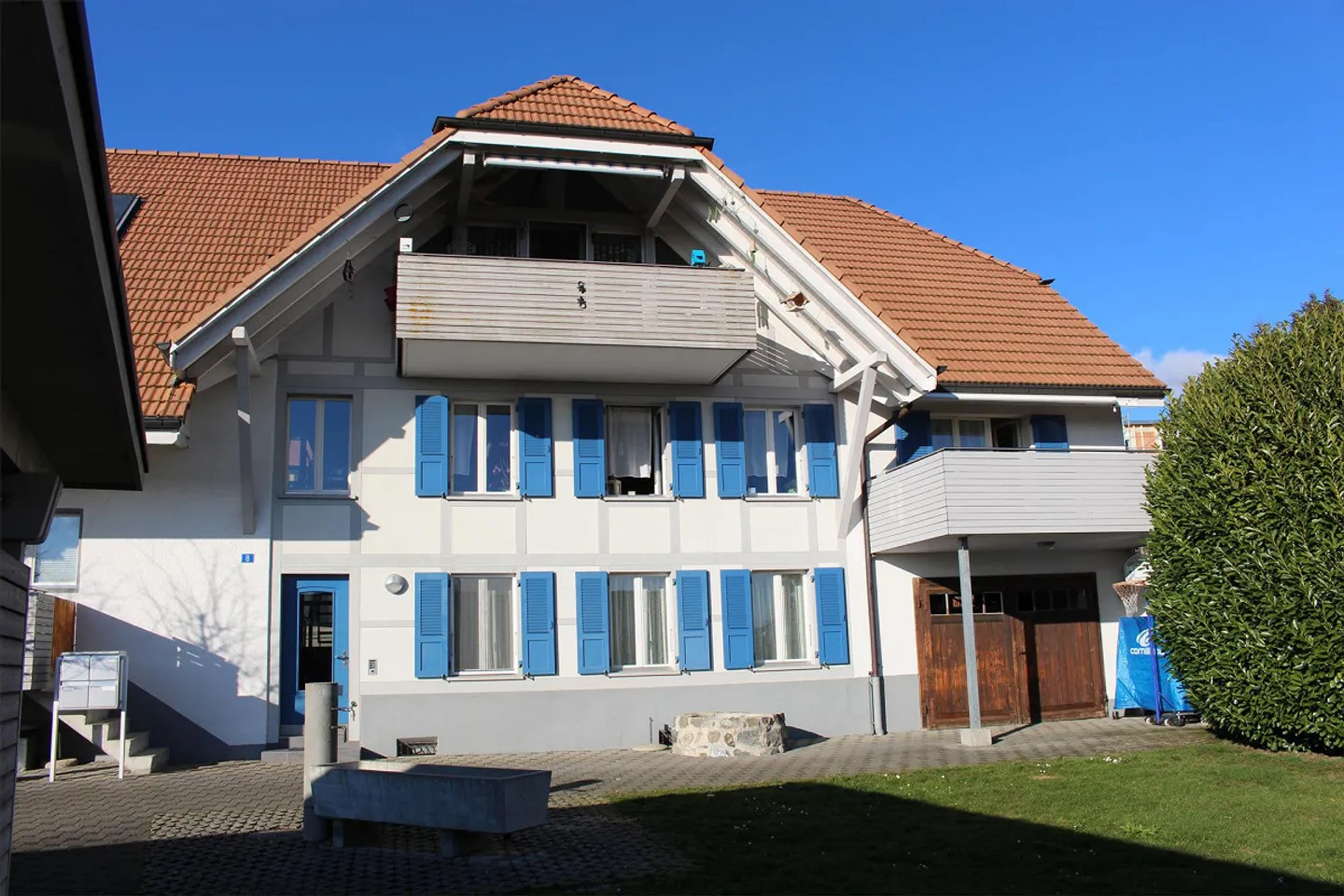 grosszügige 3.5-Zimmer-Dachwohnung mit Top-Aussicht in Grossaffoltern - Foto 2 von 15